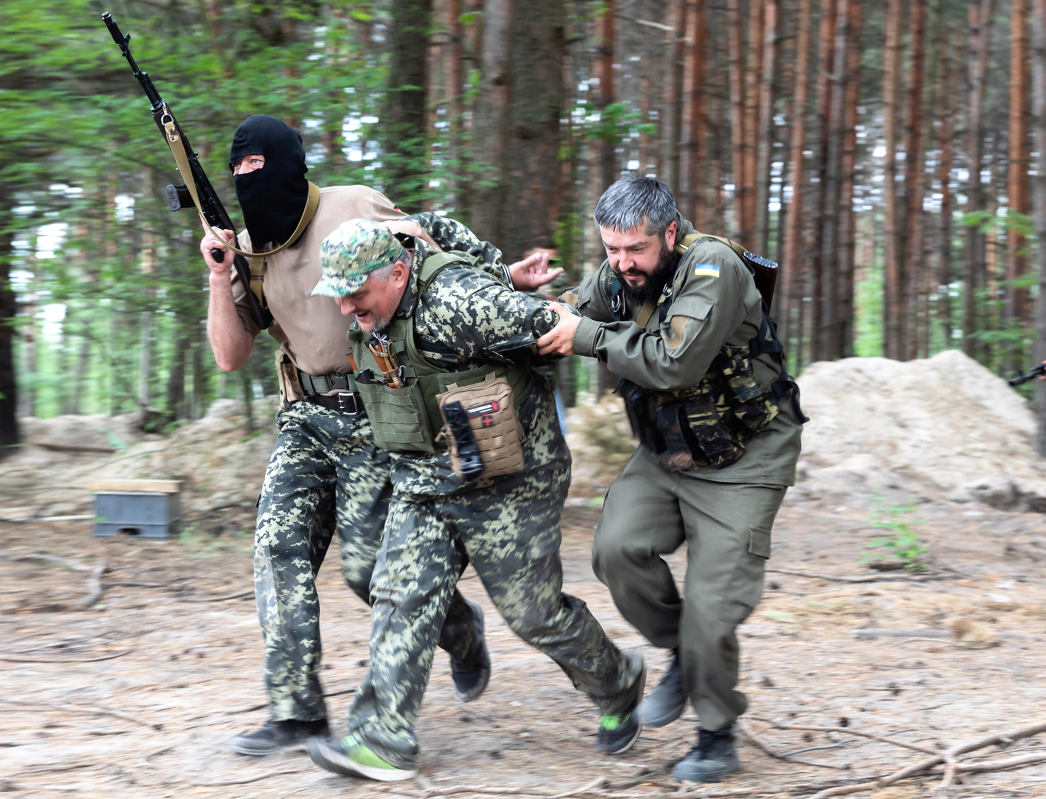 Rekrutierte Häftlinge flüchten von der Front - Wagner-Chef Prigoschin laufen die Kämpfer weg!