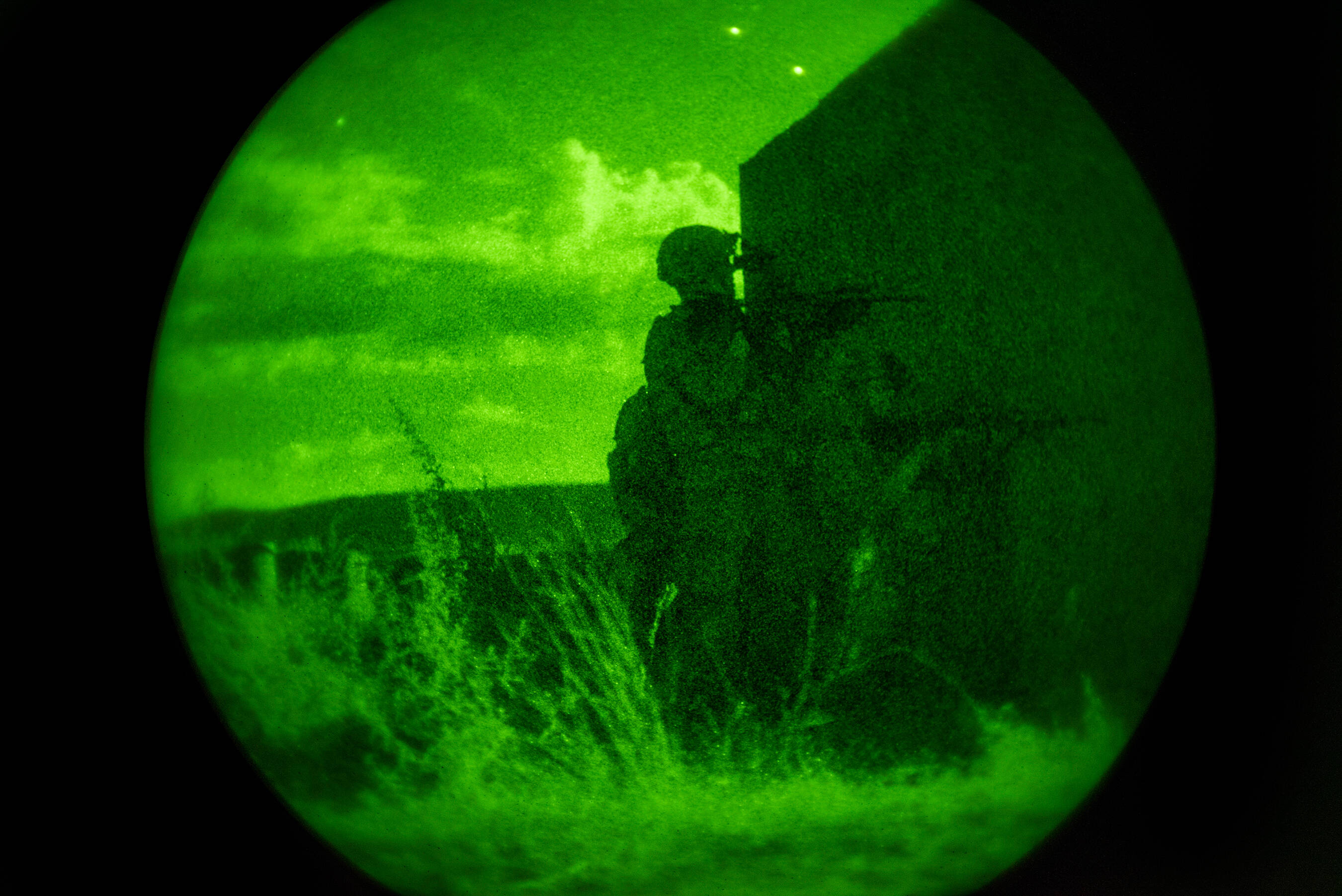 Ist dies das schlimmste Kriegsvideo bisher? Nachtaufnahmen zeigen Angriff auf russische Stellungen im Nahkampf!