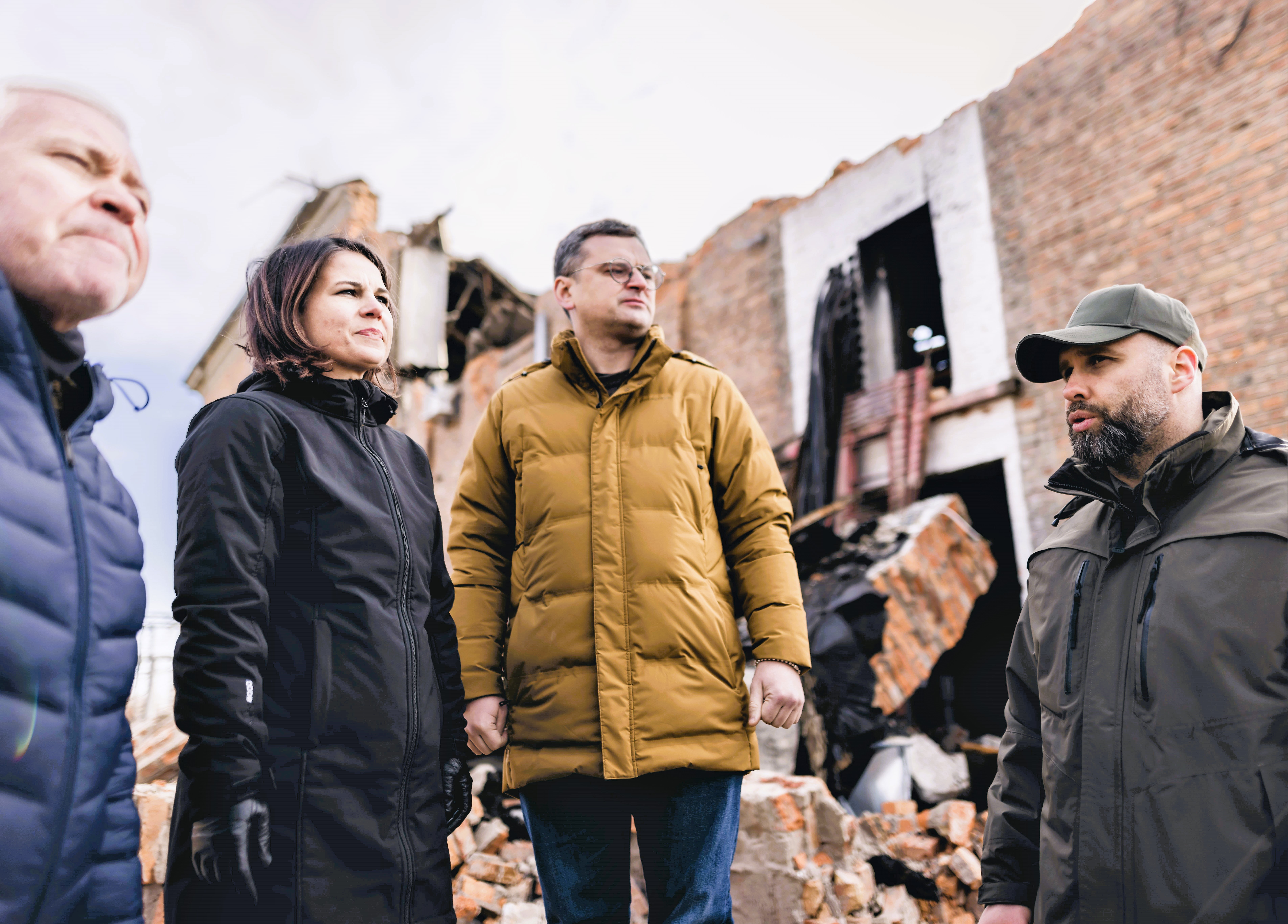  Baerbock in der Ukraine! Geheimbesuch im Kriegsgebiet unter gefährlichen Bedingungen!