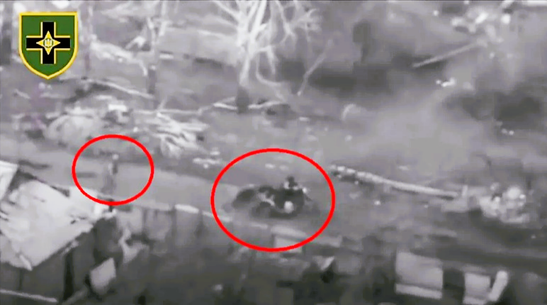 [Video]▶️ Russischer Kommandoposten zerstört! Russen versuchen auf Motorrädern zu entkommen!