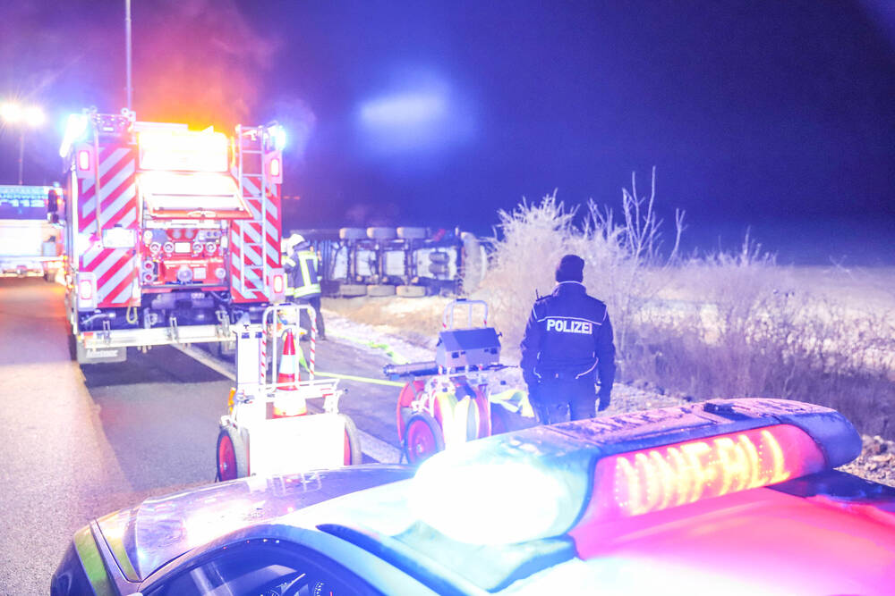 Tödlicher Unfall auf der Bundesstraße! Mann und Frau sterben auf dem Heimweg!