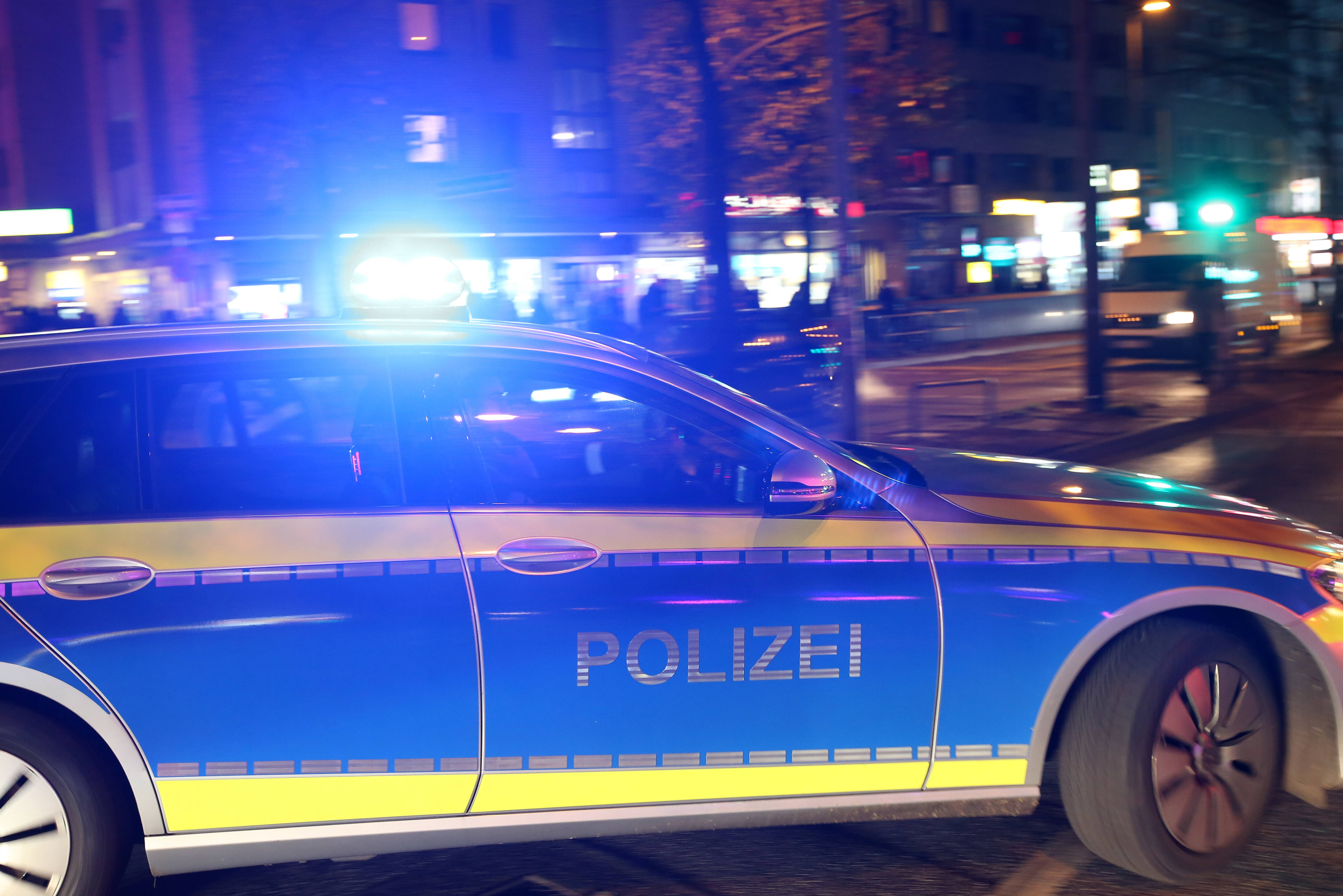 Ausbruch! Polizei warnt - Gefährlicher Verbrecher und Komplize an Weihnachten ausgebrochen!