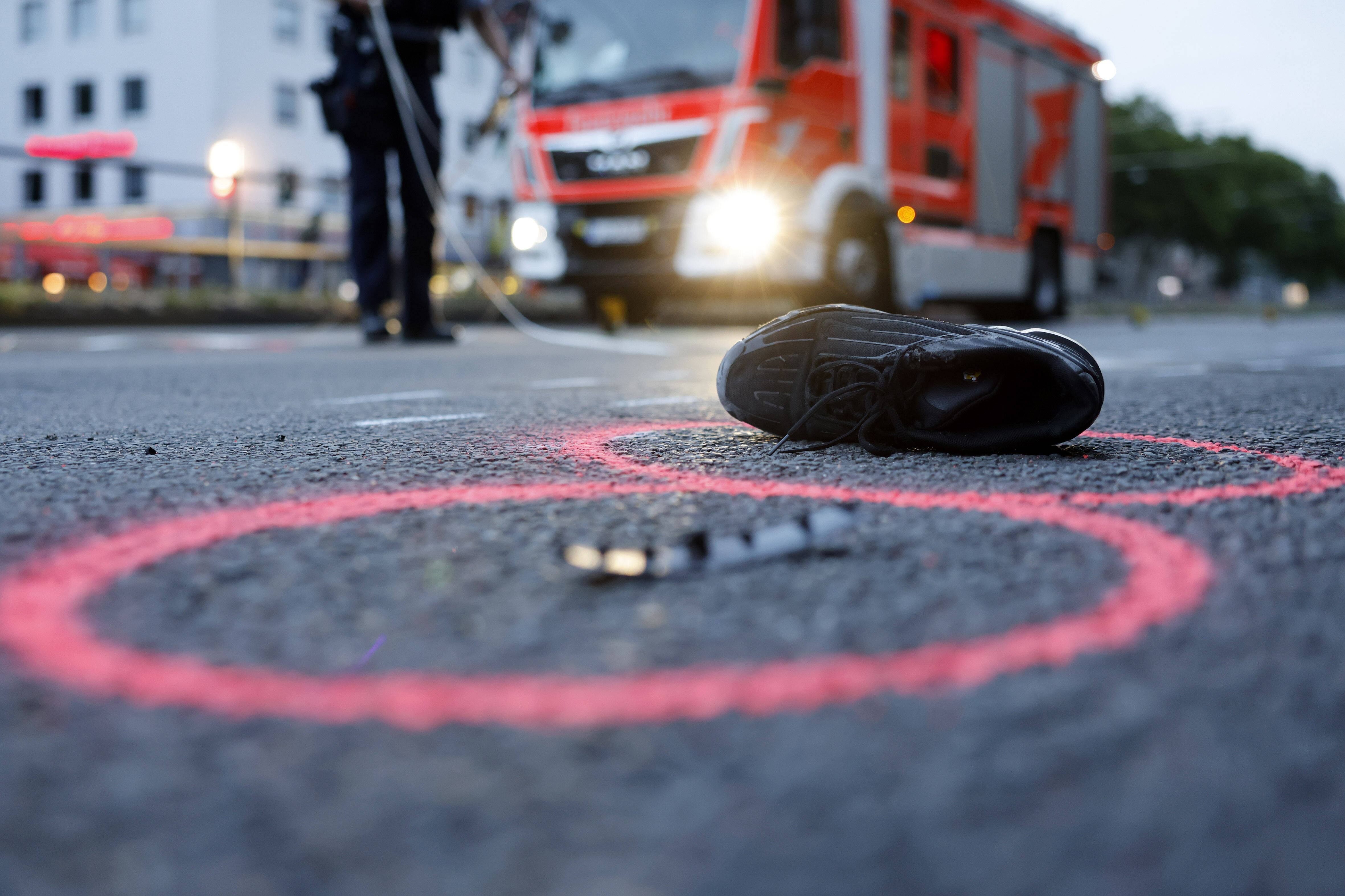 Tödlicher Unfall - Porsche-Fahrer rast Radfahrer tot!