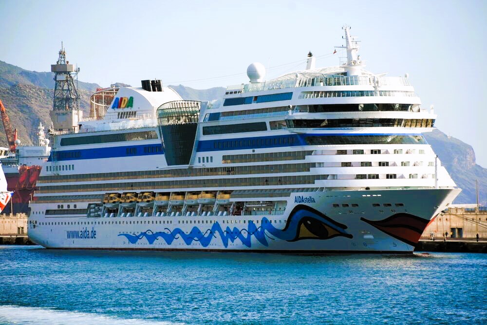 Kreuzfahrt-Horror! Passagiere von Kapitän auf Insel zurückgelassen - Seit Tagen versuchen Sie zurück auf Schiff zu kommen!