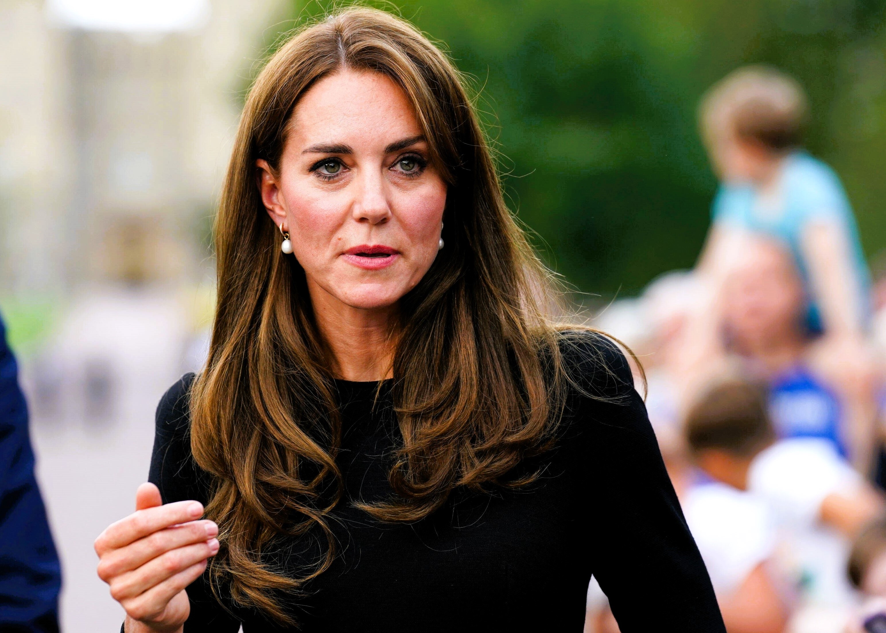 Krebsdrama um Charles und Kate Nun bricht ein Mitglied der Königsfamilie ihr Schweigen!