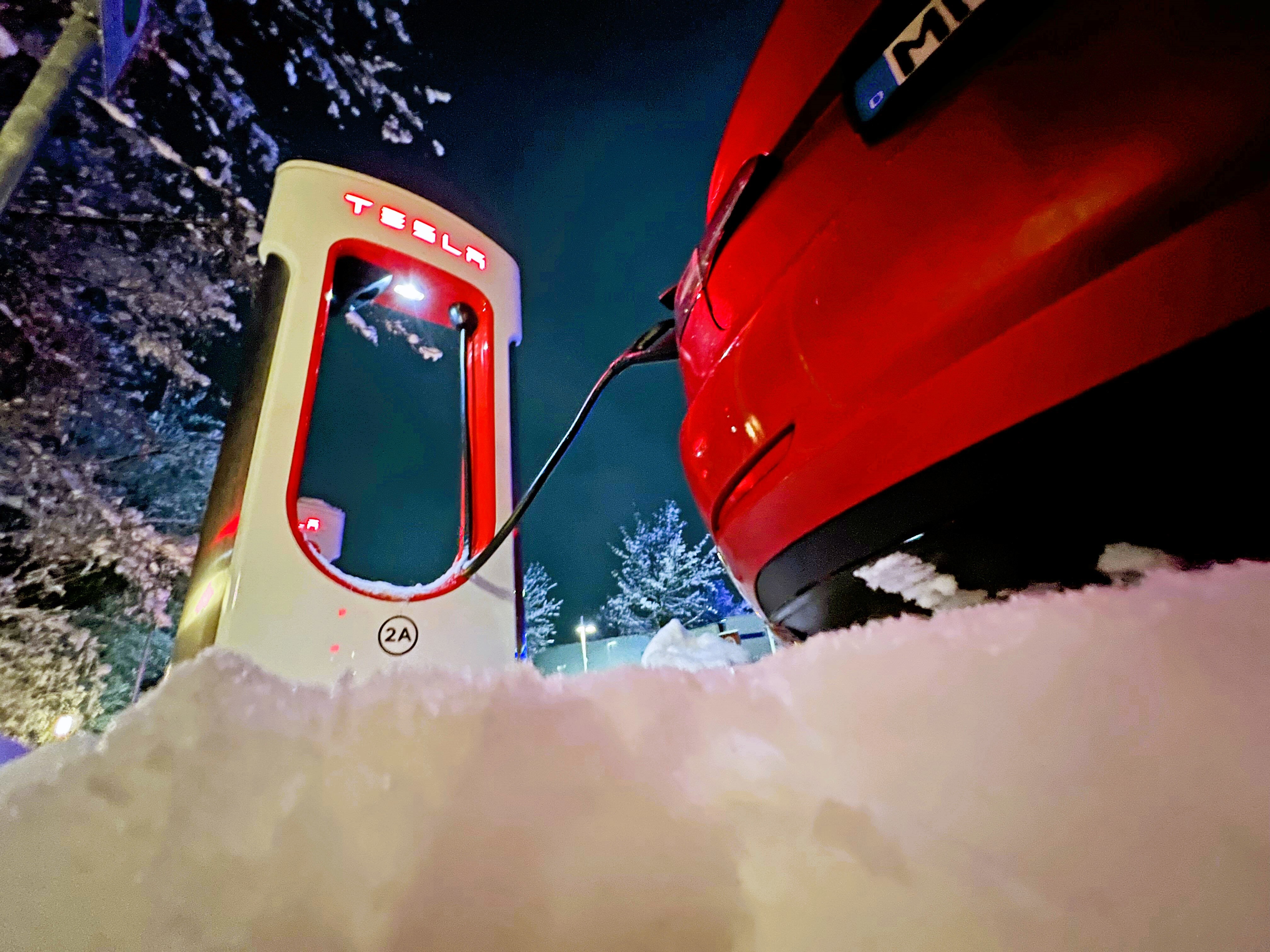 Droht das E-Auto aus? Tesla-Fahrer verkaufen ihre Autos - Was steckt hinter der massiven Verkaufswelle?