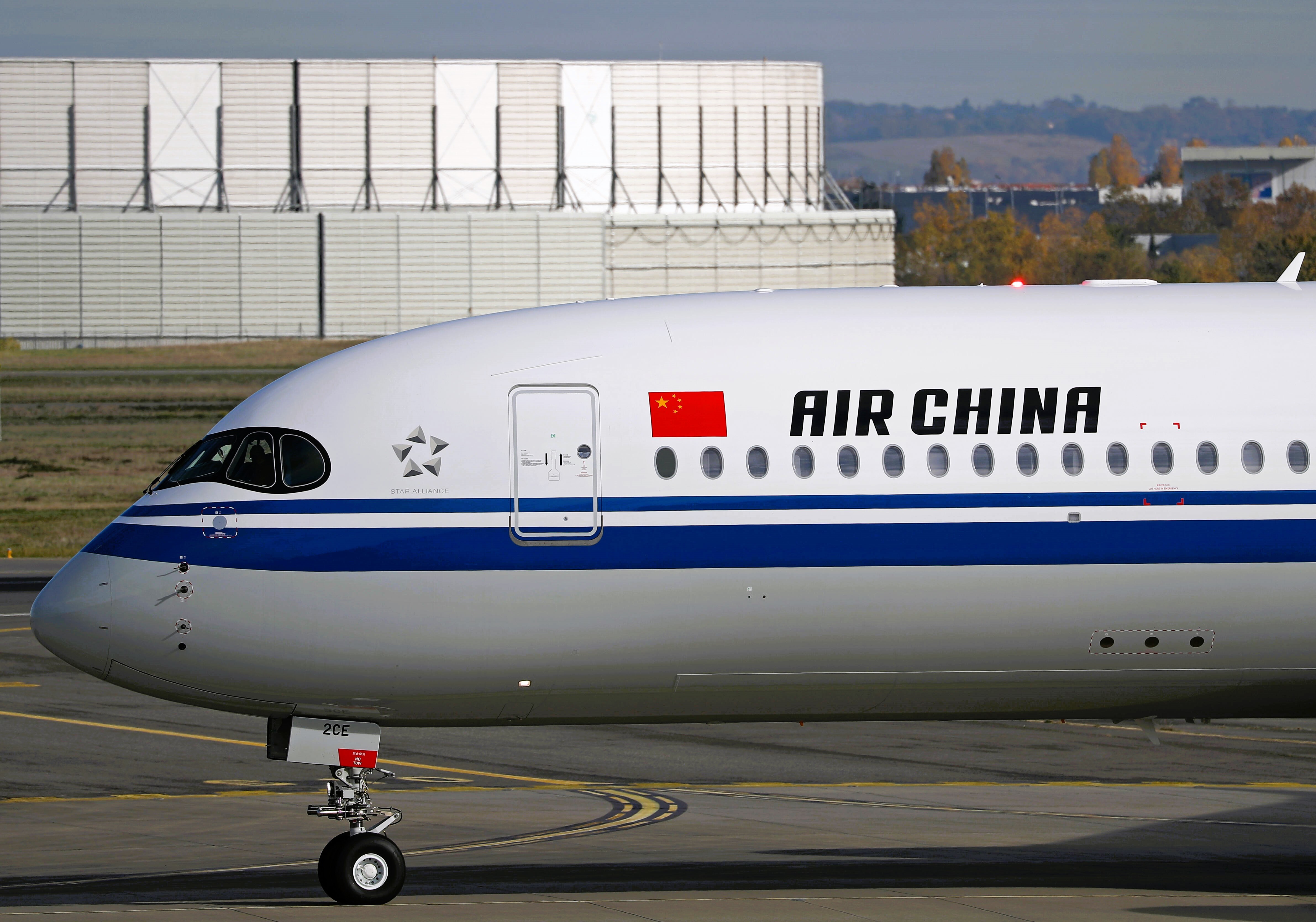 Chinesische Luftwaffe landet in Österreich! Anwohner besorgt - das ist der Grund