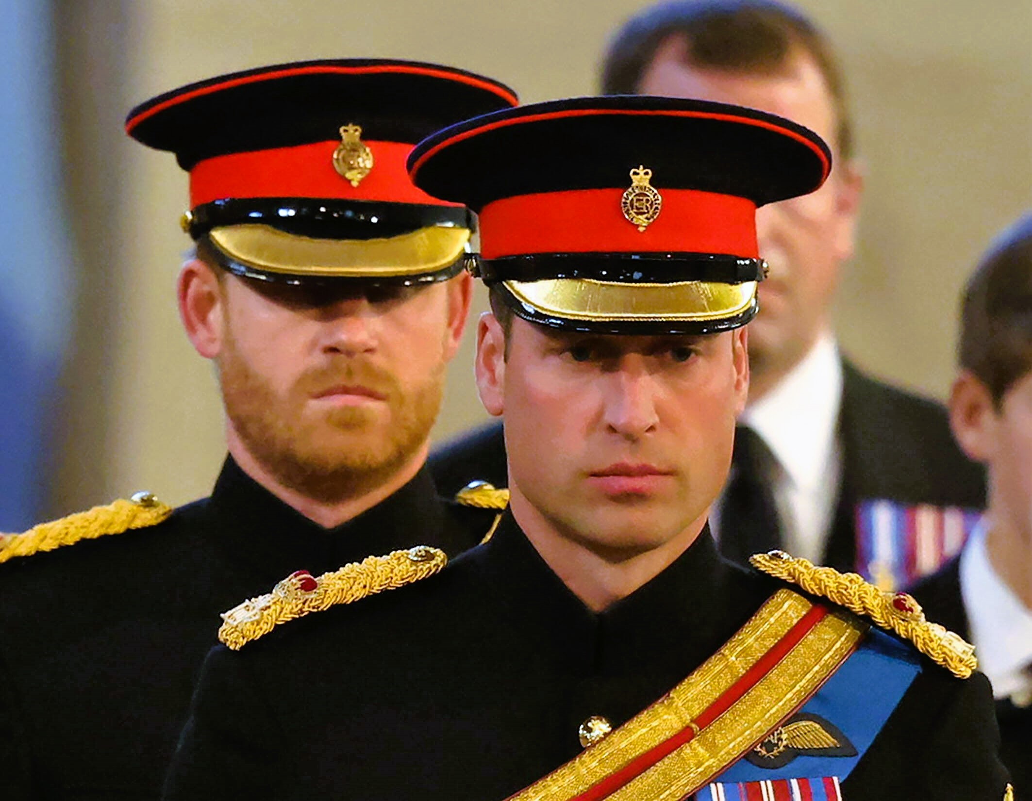 Neuer Streit zwischen Harry und William! Harry sagte pikante Details vor Gericht über William aus!