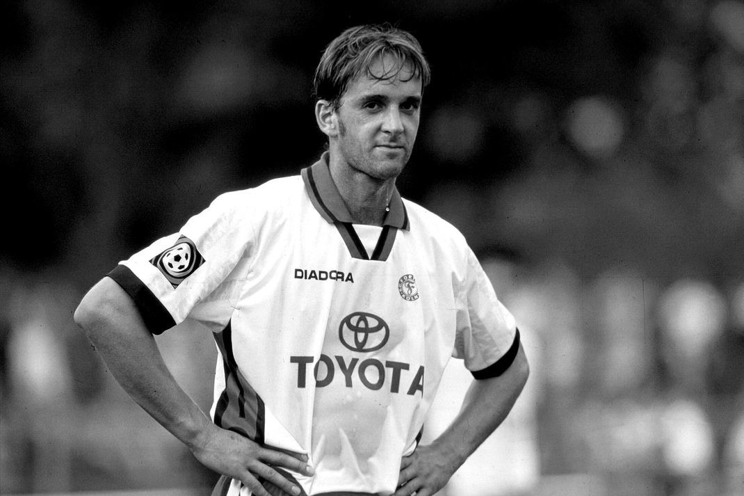 Deutscher Fußball-Profi stirbt bei tragischem Verkehrsunfall! Fans in Trauer