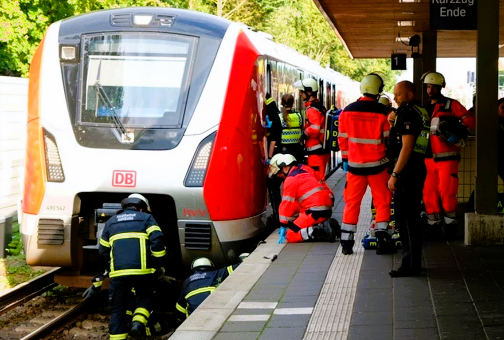 Schweres Zugunglück in Deutschland – Mehrere Tote und Verletzte gemeldet, Retter suchen nach Verletzten